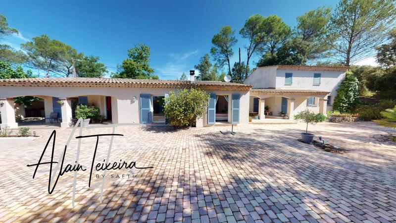 Maison - 200 m² - 9 pièces