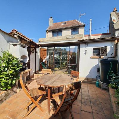 Maison de ville - 95 m² - 5 pièces