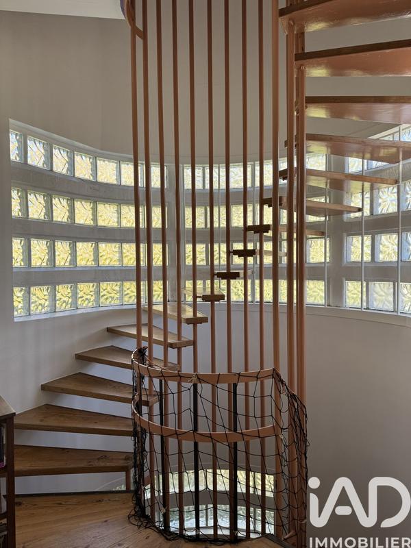 Maison - 140 m² - 5 pièces