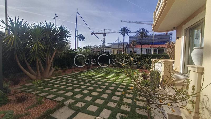 Appartement - 115 m² - 4 pièces