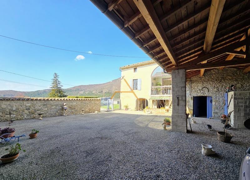 Maison en pierre - 500 m² - 5 pièces