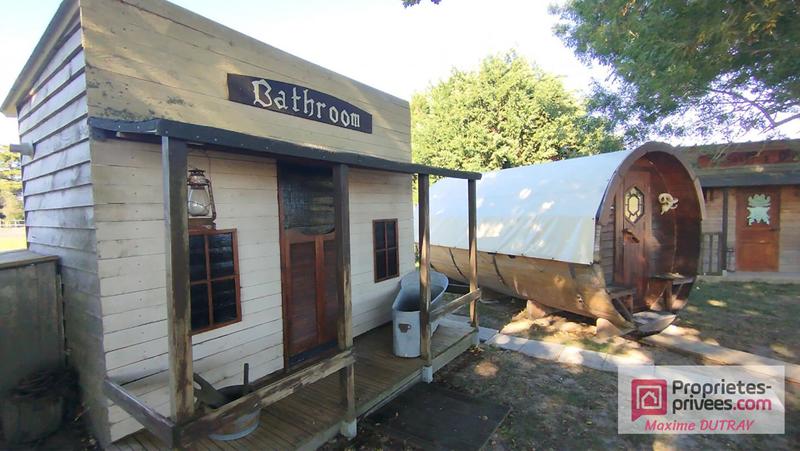 Maison - 351 m² - 18 pièces