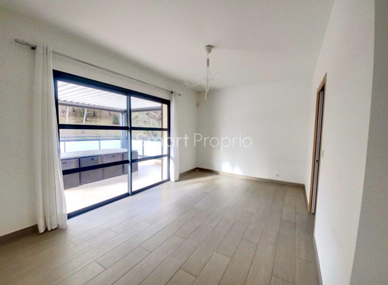 Propriété - 250 m² - 6 pièces