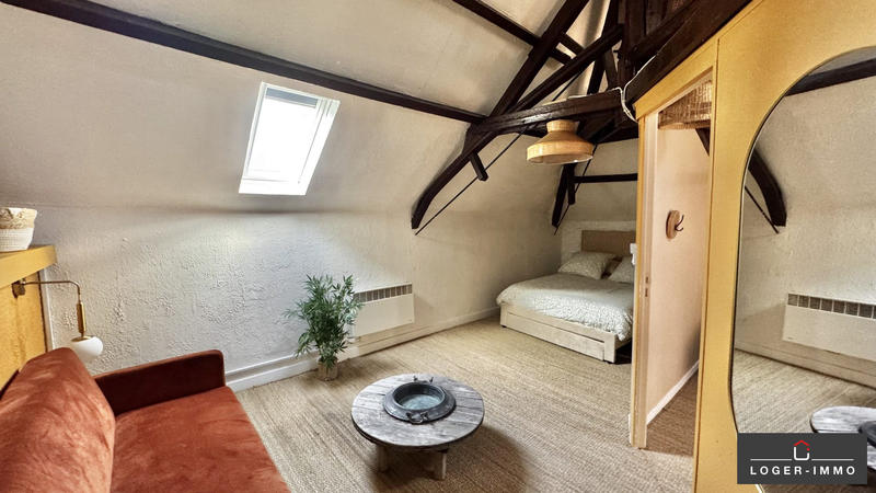 Maison - 302 m² - 9 pièces