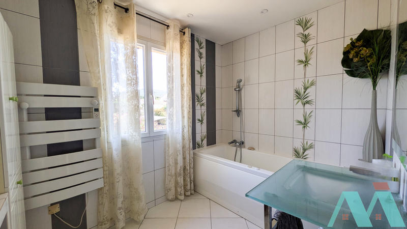 Maison - 162 m² - 6 pièces