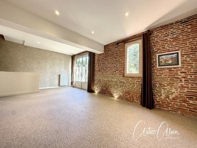 Maison traditionnelle - 500 m² - 12 pièces