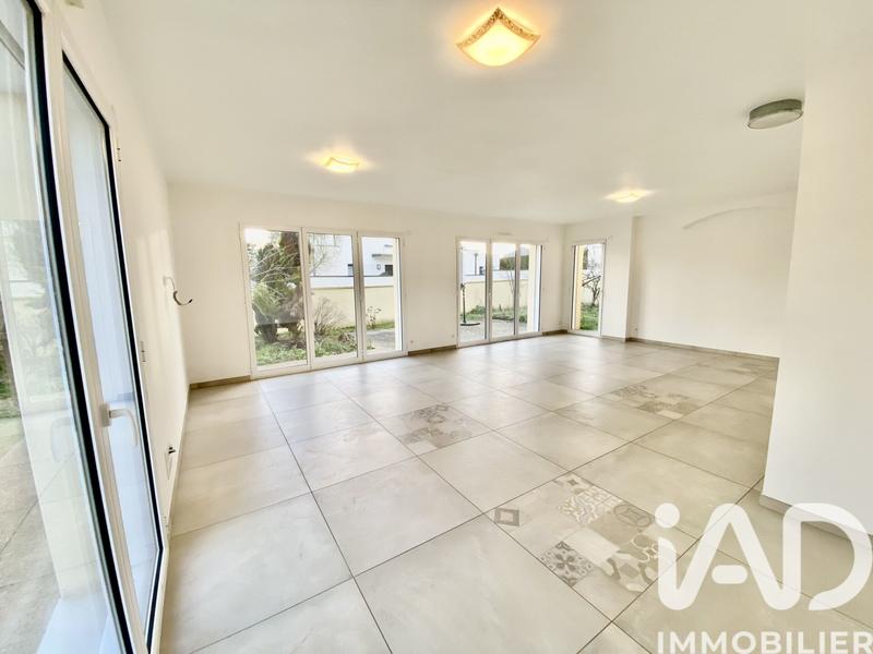 Maison - 197 m² - 9 pièces