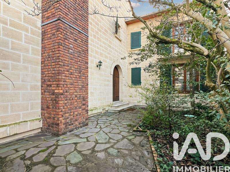 Maison - 195 m² - 6 pièces