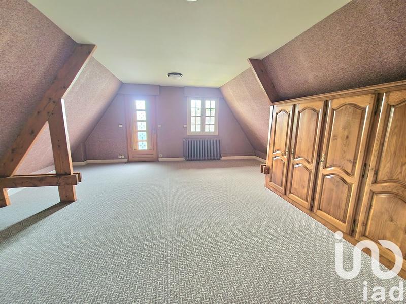 Maison - 242 m² - 9 pièces