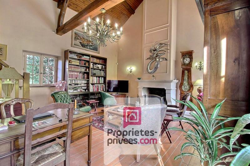 Maison - 210 m² - 8 pièces