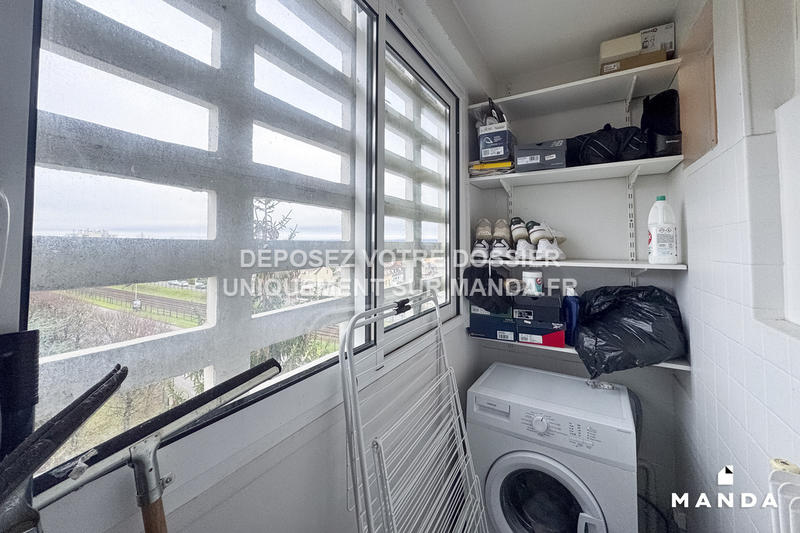 Chambre - 9 m² - 5 pièces