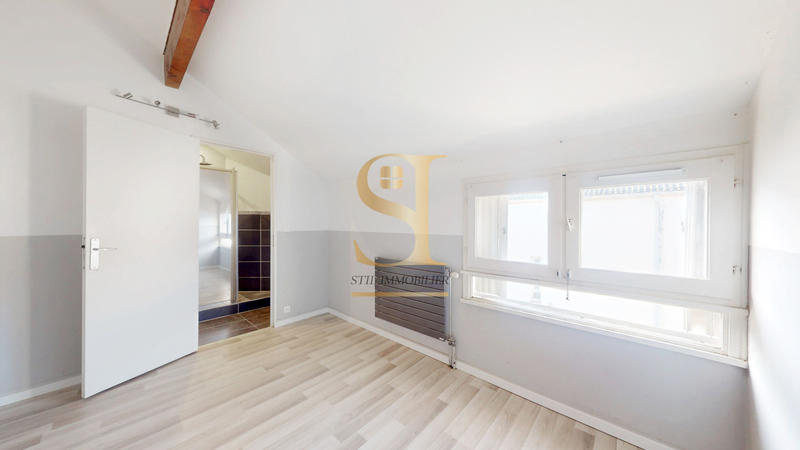 Appartement - 92 m² - 5 pièces