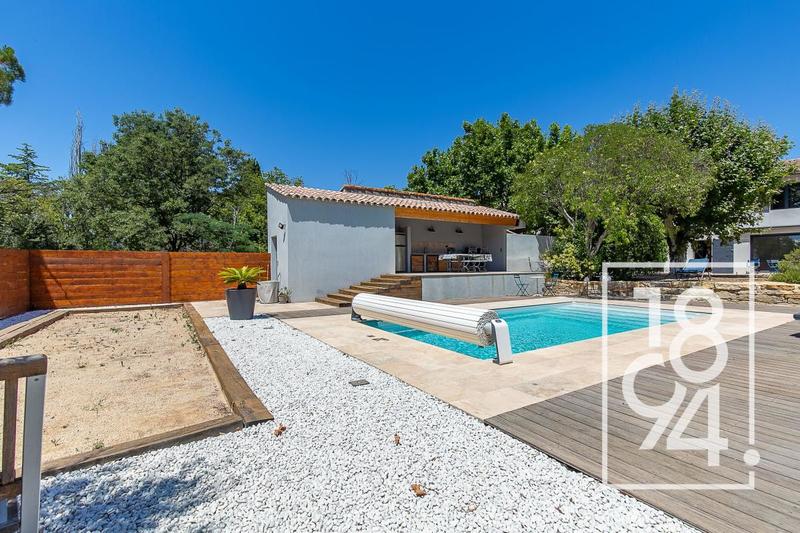 Maison - 171 m² - 6 pièces