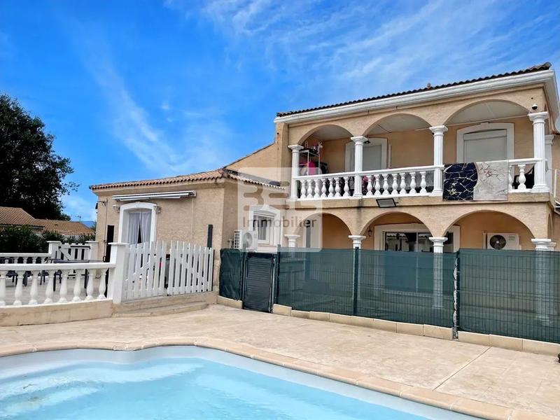 Maison - 273 m² - 11 pièces