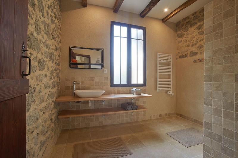 Maison - 250 m² - 9 pièces