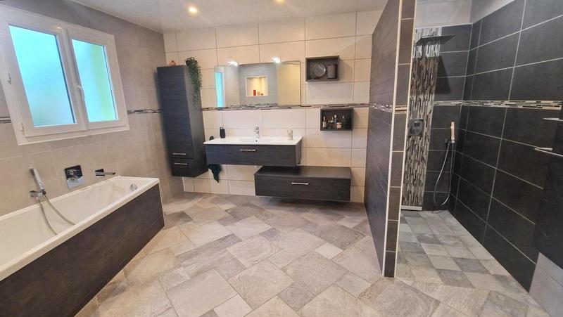 Maison - 176 m² - 6 pièces