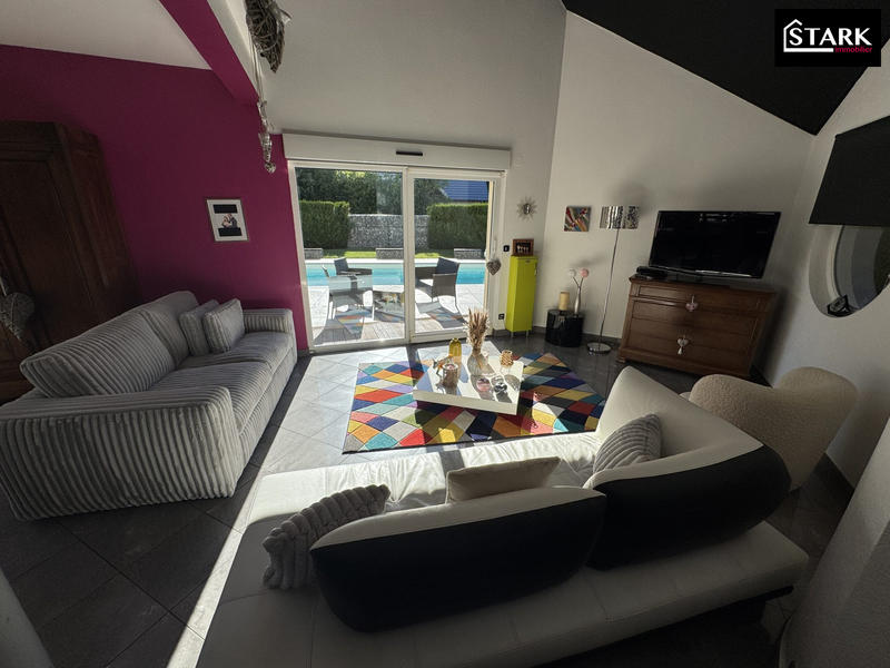 Maison - 182 m² - 7 pièces