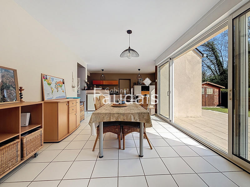 Maison - 161 m² - 8 pièces