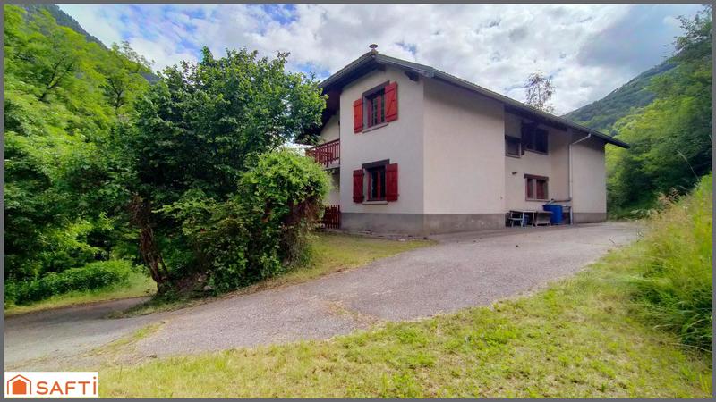 Maison - 205 m² - 9 pièces