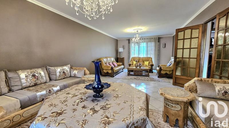 Maison - 180 m² - 8 pièces