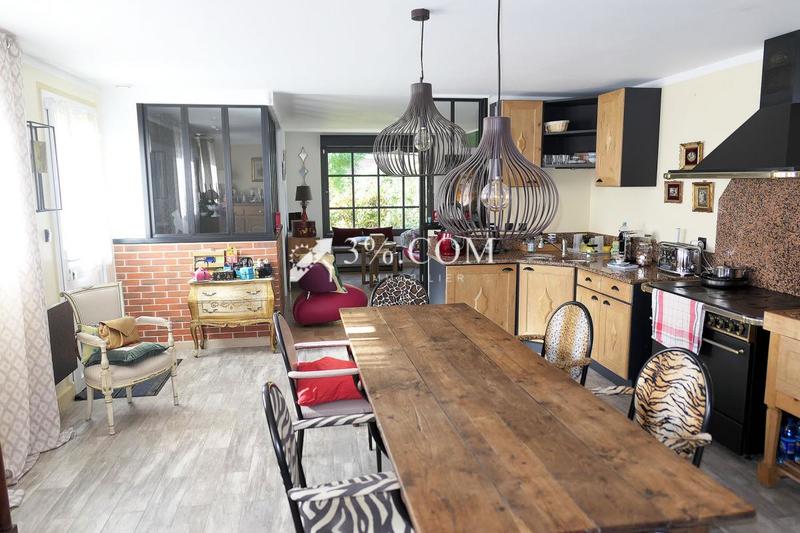 Maison - 200 m² - 8 pièces