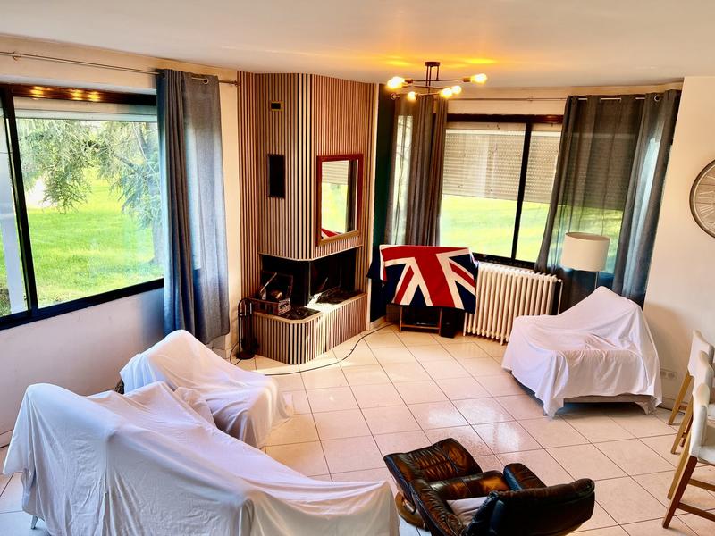 Maison traditionnelle - 220 m² - 6 pièces