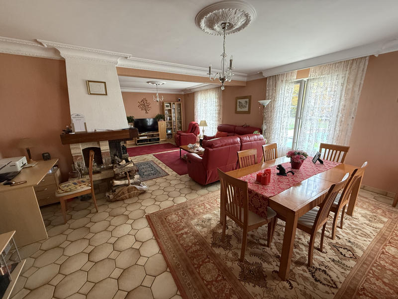 Maison - 200 m² - 7 pièces