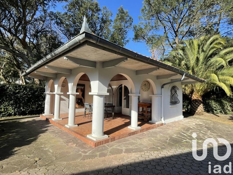 Maison - 290 m² - 12 pièces