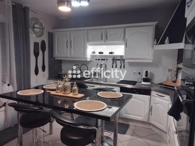 Maison - 163 m² - 8 pièces