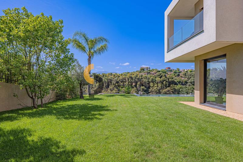 Maison contemporaine - 156 m² - 5 pièces