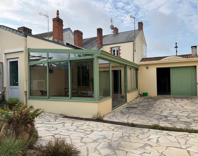 Maison - 102 m² - 4 pièces