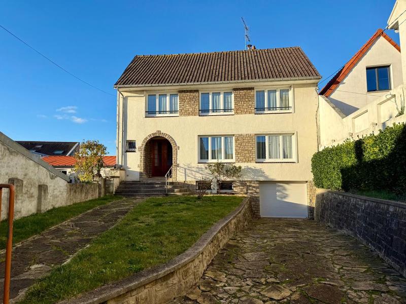 Maison - 181 m² - 7 pièces