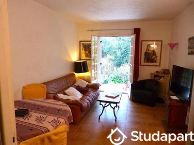 Chambre - 9 m² - 1 pièce