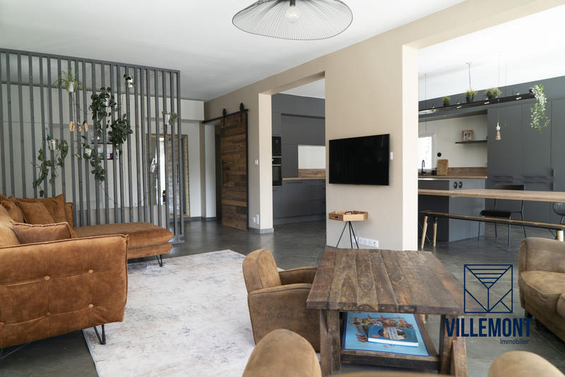 Villa - 211 m² - 7 pièces