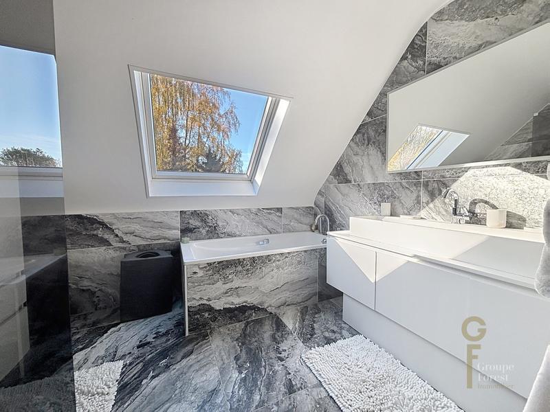 Maison - 269 m² - 8 pièces