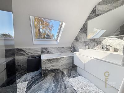 Maison - 269 m² - 8 pièces