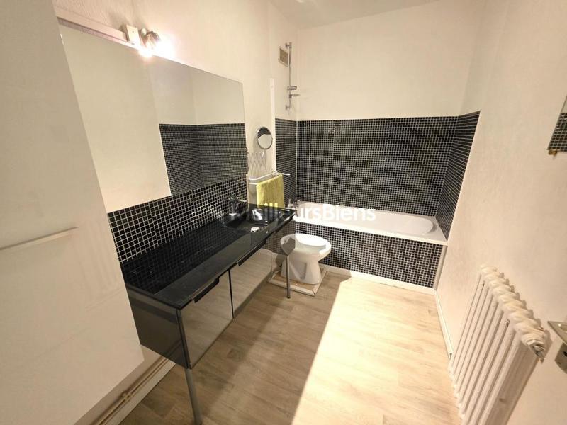 Appartement ancien - 80 m² - 3 pièces