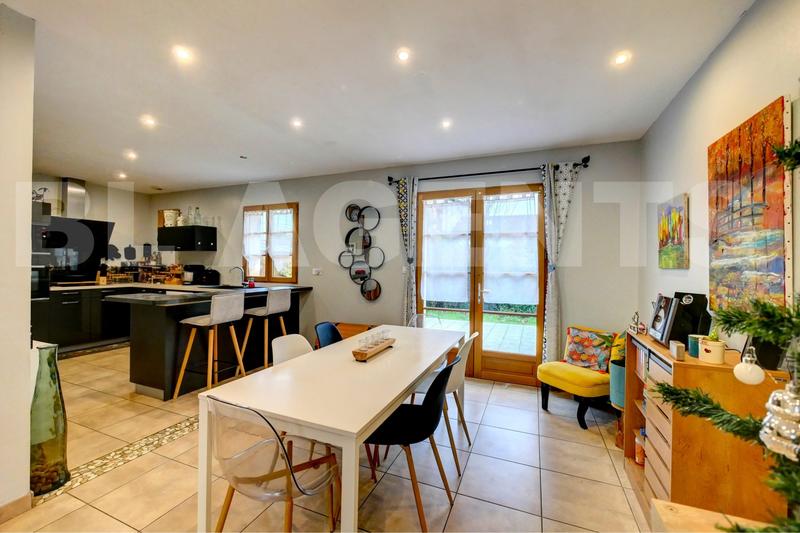 Maison traditionnelle - 115 m² - 6 pièces