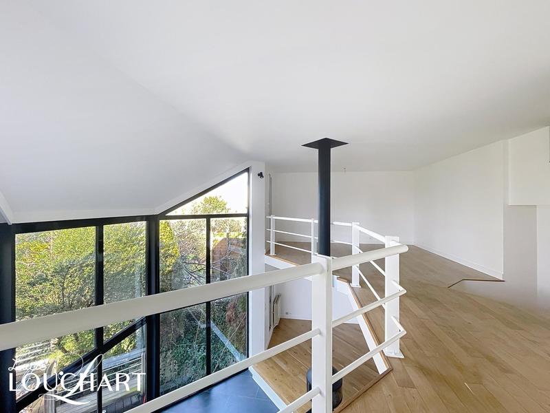 Maison - 230 m² - 8 pièces