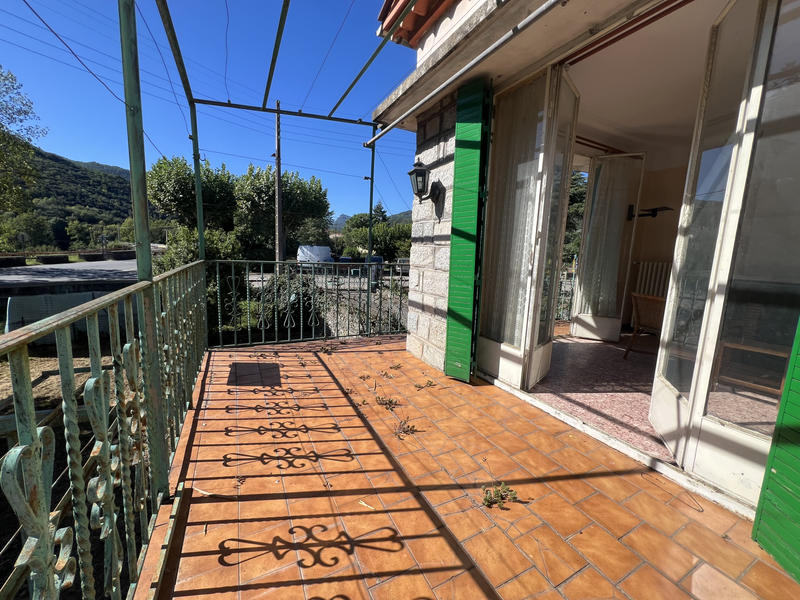 Maison - 139 m² - 9 pièces