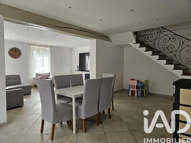 Maison - 202 m² - 7 pièces