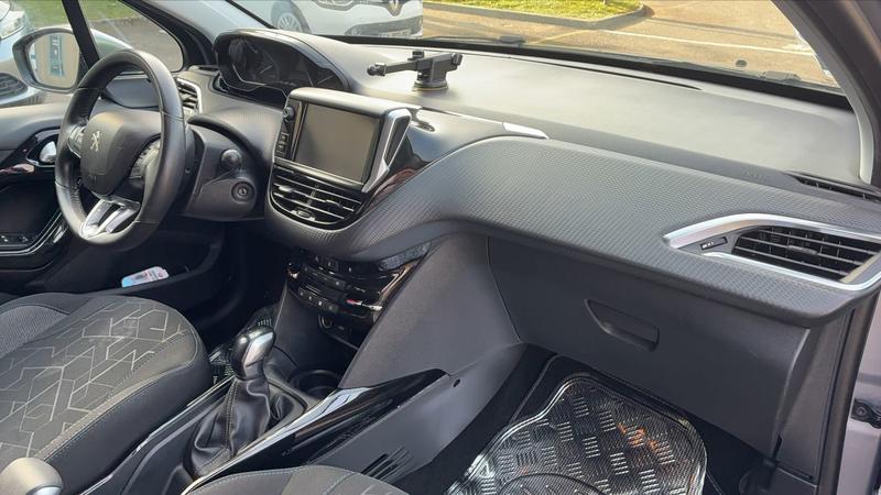 Peugeot 2008 1.2 PureTech 82 Signature - Entretien constructeur