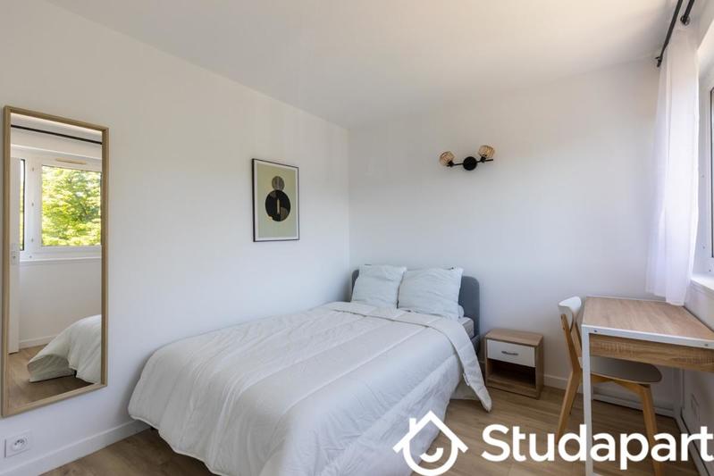 Chambre - 9 m² - 1 pièce