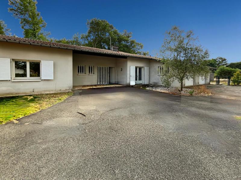 Maison - 180 m² - 5 pièces