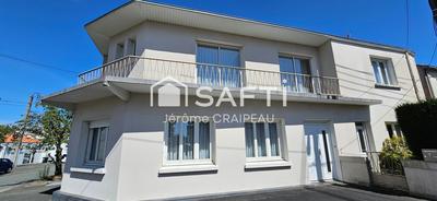 Maison de ville - 270 m² - 9 pièces