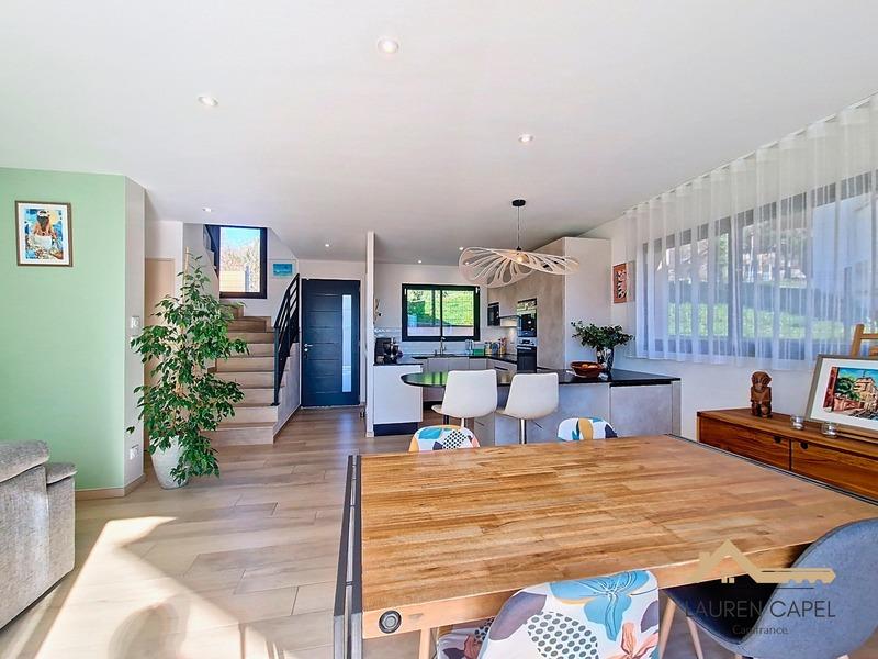 Maison - 98 m² - 5 pièces