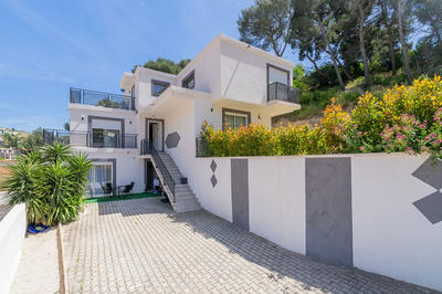 Maison - 210 m² - 7 pièces