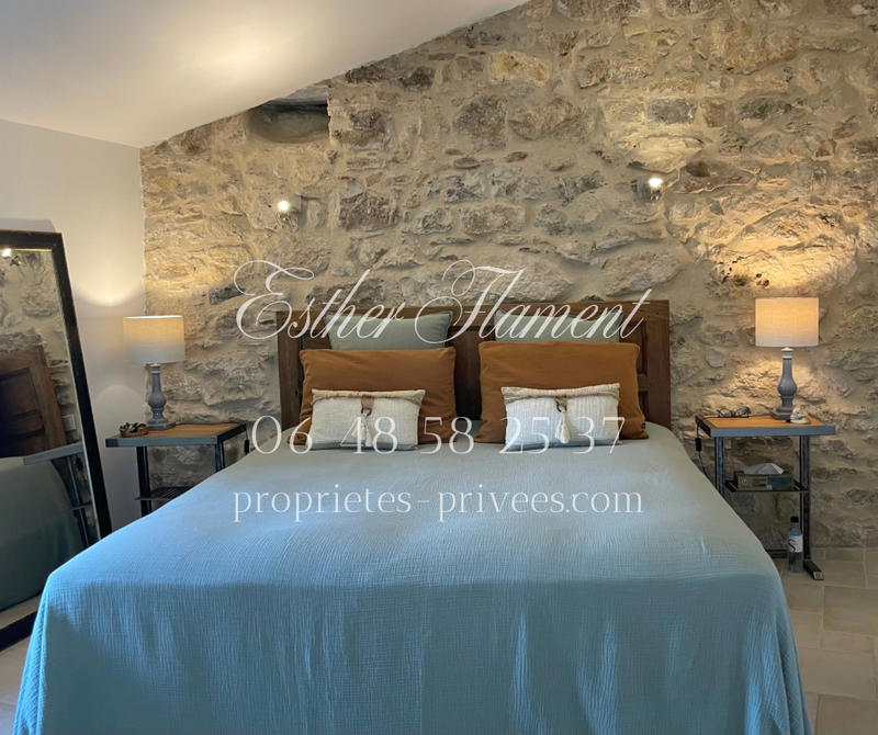 Demeure - 268 m² - 10 pièces