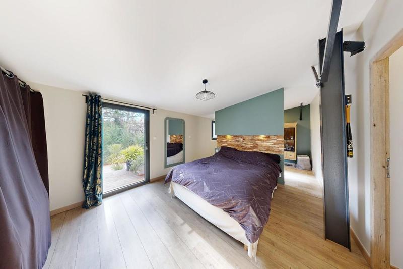 Maison - 140 m² - 6 pièces