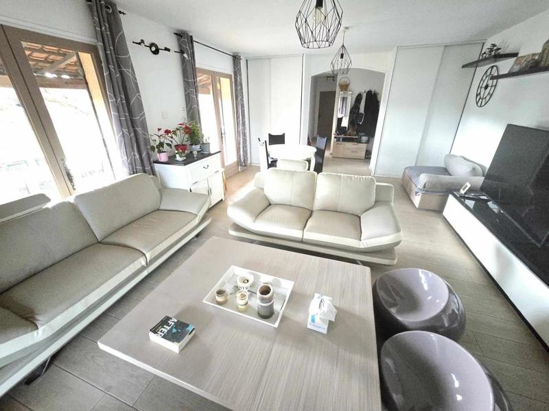 Maison - 90 m² - 3 pièces